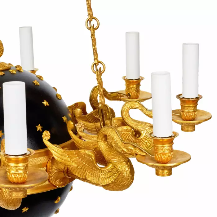 Impressionnant lustre de style Empire. Russie tsariste 