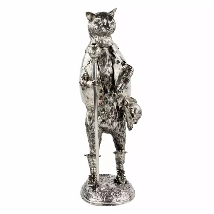 LE CHAT BOTTE. FIGURE EN ARGENT À TÊTE MOBILE, GÜNTHER GRANGESSEL ALLEMAGNE, HANAU, 1883