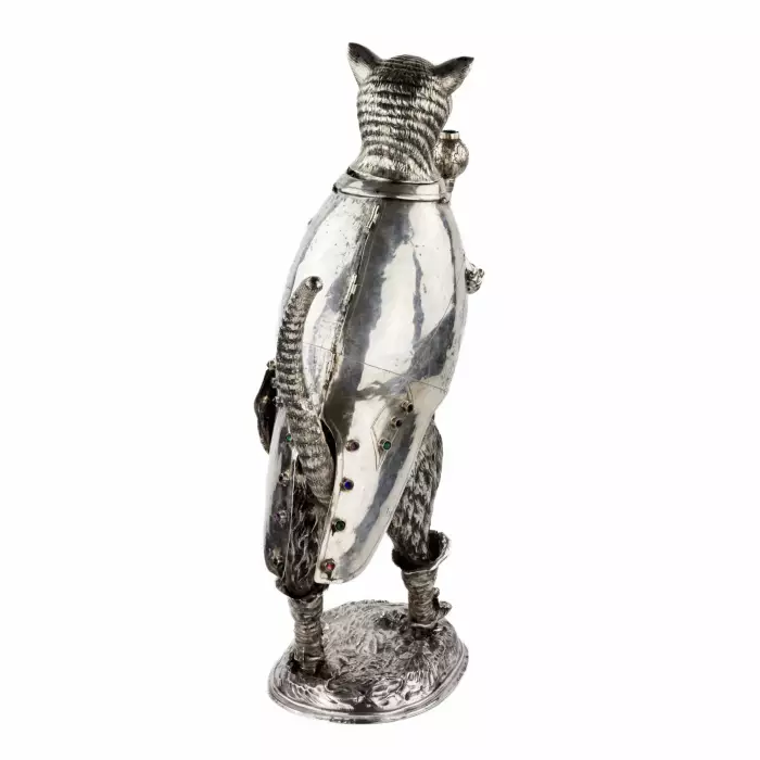 LE CHAT BOTTE. FIGURE EN ARGENT À TÊTE MOBILE, GÜNTHER GRANGESSEL ALLEMAGNE, HANAU, 1883