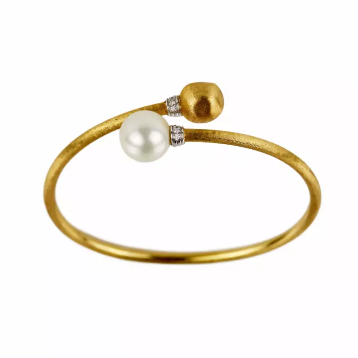 Marco Bicego. Bracelet original en or avec perle et diamants. 