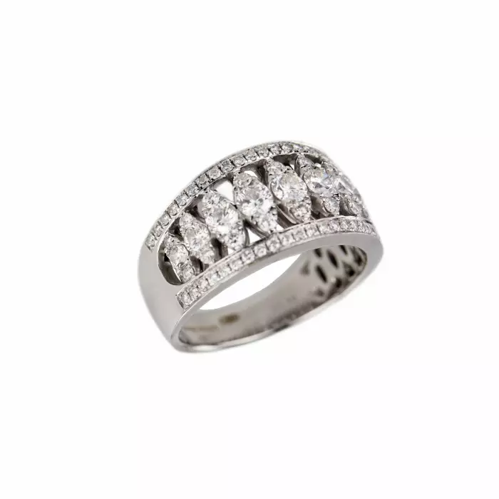 Bague en or avec diamants de Giorgio Visconti. 