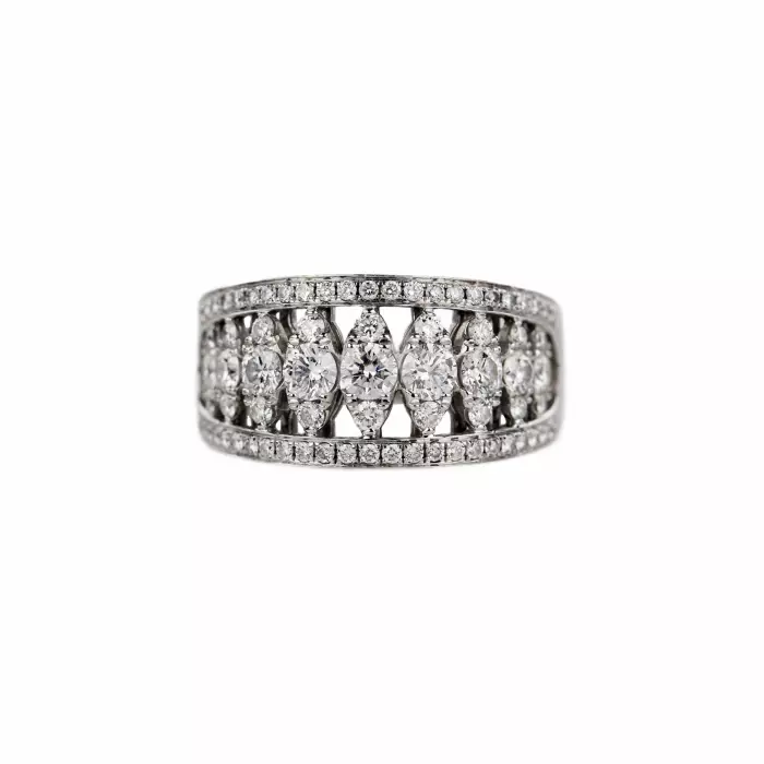 Bague en or avec diamants de Giorgio Visconti. 