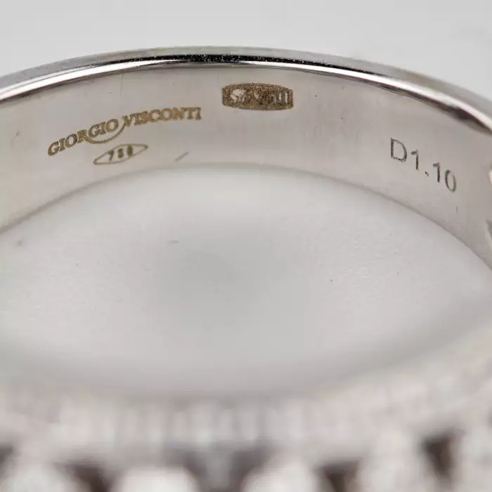 Bague en or avec diamants de Giorgio Visconti. 