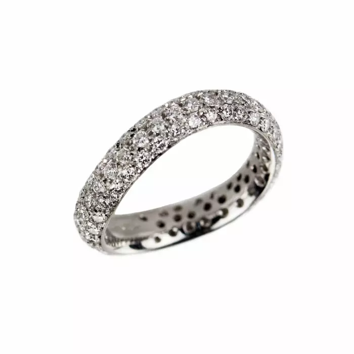 Bague Pomellato en or blanc 18 carats sertie de diamants Narrow Wave Band. 