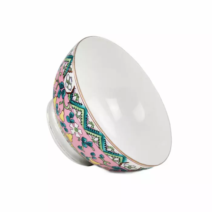 Porcelain bowl with oriental motif. Gardner. 