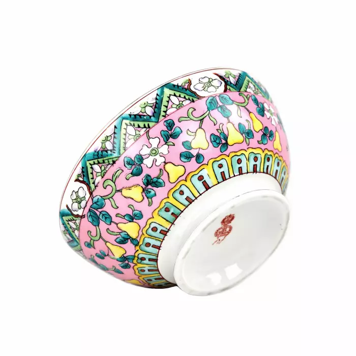 Porcelain bowl with oriental motif. Gardner. 