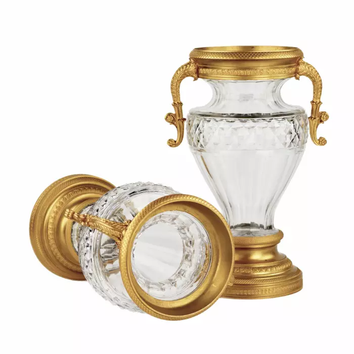 Pair of crystal vases with gilt bronze. End of the 19th century. 