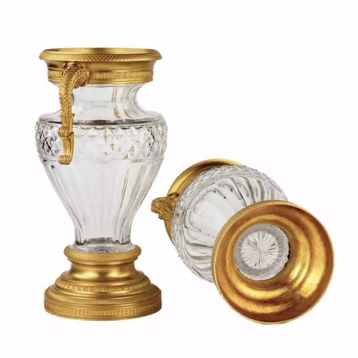 Pair of crystal vases with gilt bronze. End of the 19th century. 