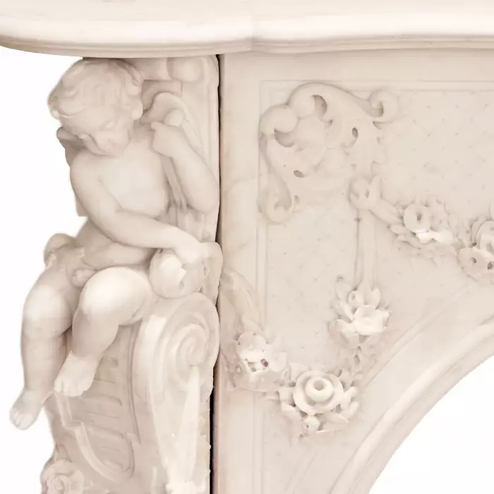 GRANDE CHEMINÉE FRANÇAISE EN MARBRE BLANC DE STYLE LOUIS XV FRANCE, TROISIÈME QUART DU XIXᵉ SIÈCLE
