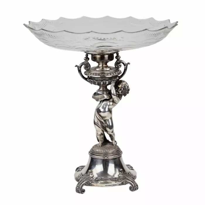 Un vase impressionnant et fruite du maître finlandais Faberge Victor Aarne. Vyborg. 1923 