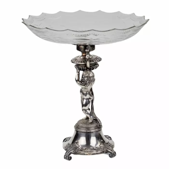 Un vase impressionnant et fruite du maître finlandais Faberge Victor Aarne. Vyborg. 1923 
