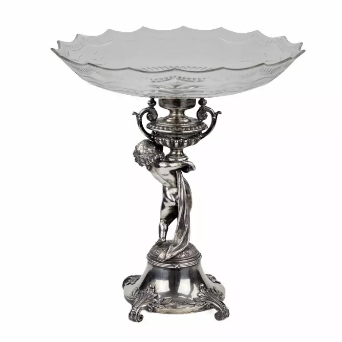 Un vase impressionnant et fruite du maître finlandais Faberge Victor Aarne. Vyborg. 1923 