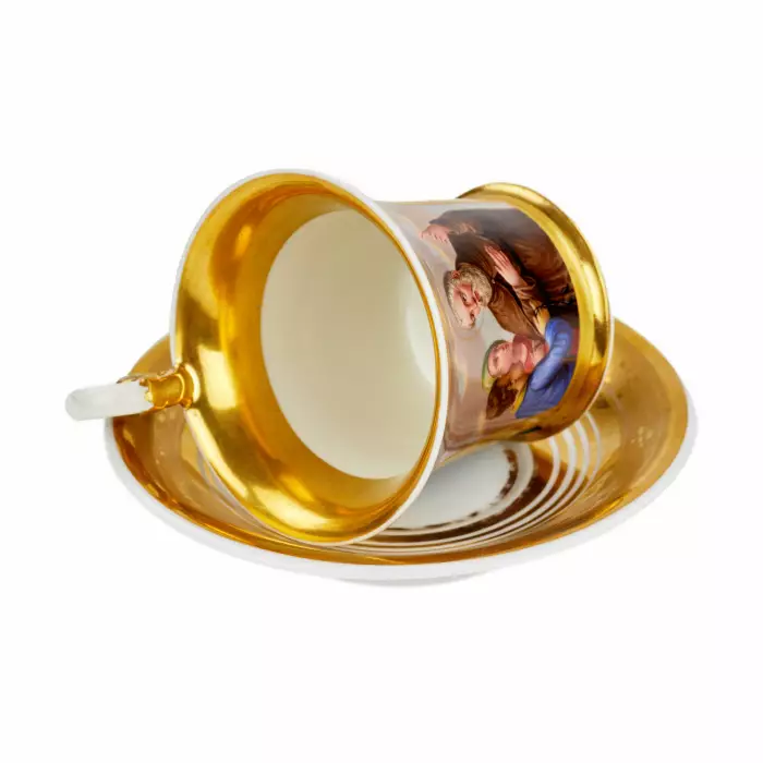 Tasse et soucoupe peintes de la periode Biedermeier. 