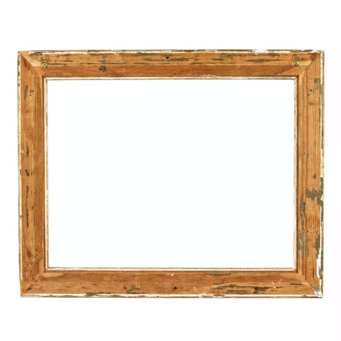 Cadre en bois dore au design classique. 20ième siècle. 