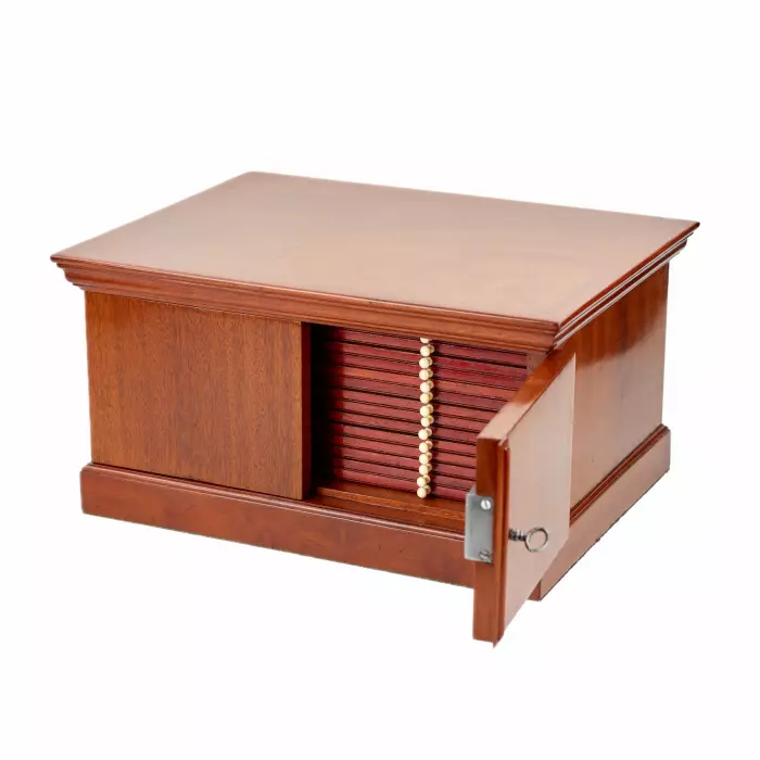 Armoire de bureau victorienne pour pièces de monnaie et médailles en noyer. 19ème siècle.
