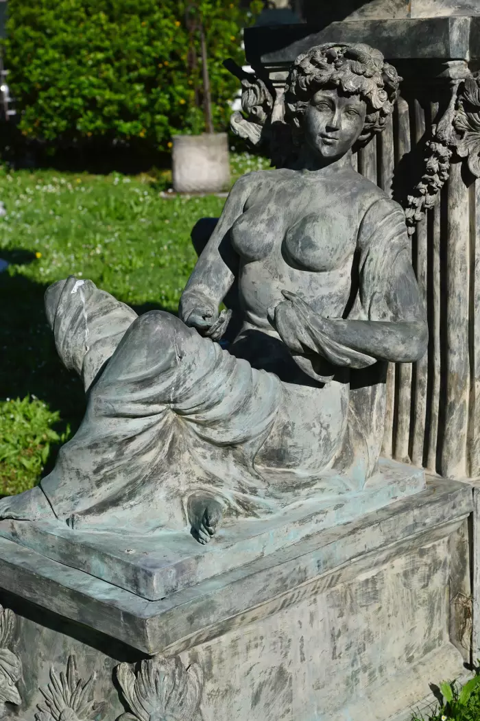 LARGE THREE TIER GARDEN FOUNTAIN IN BRONZE WITH ALLEGORICAL FIGURES  EUROPE, SECOND HALF OF THE 19TH CENTURY