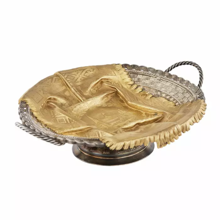 Assiette à pain en argent à l`effigie du Kremlin de Moscou. Pavel Ovchinnikov. Moscou 1891 