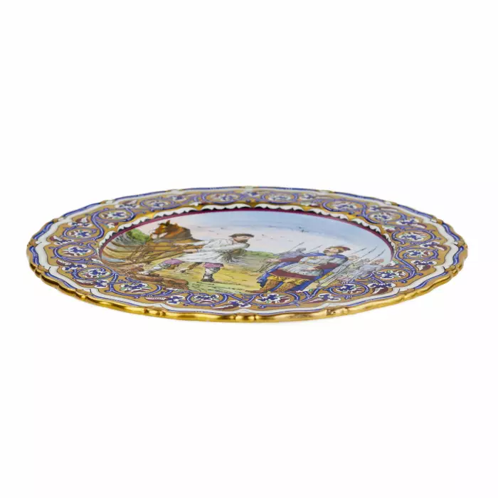 Plat en porcelaine de lusine Kuznetsov avec la scène de la vocation du heros Mikula Selyaninovich. Debut du 20ème siècle