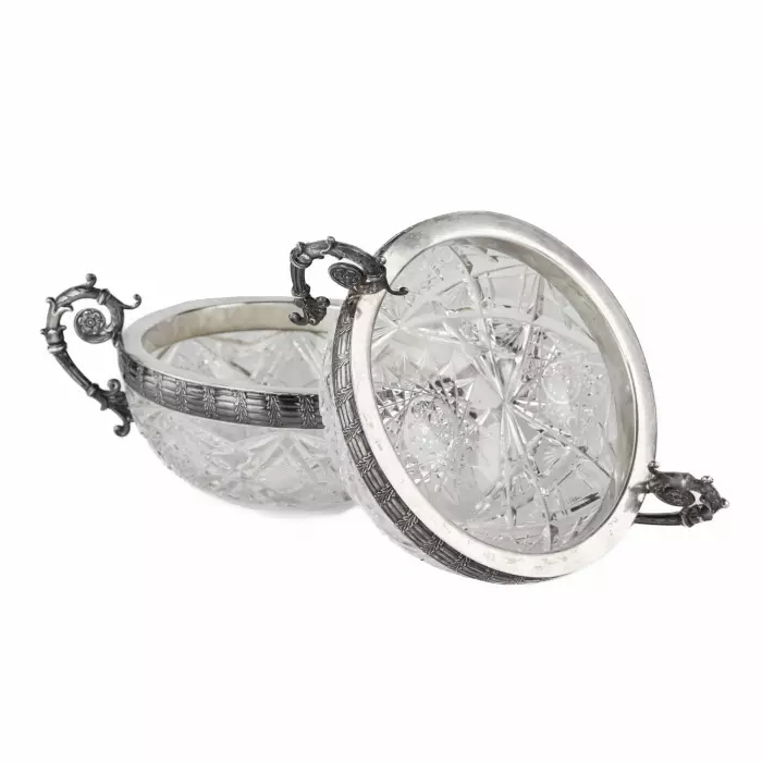 Paire de bonbonnières en cristal argente. 15 Artel Russie 1908-1917 