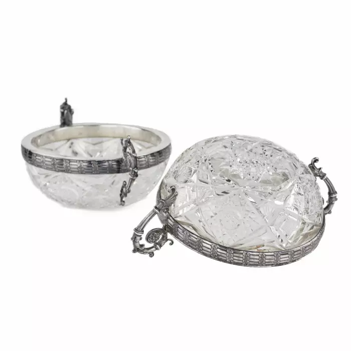 Paire de bonbonnières en cristal argente. 15 Artel Russie 1908-1917 