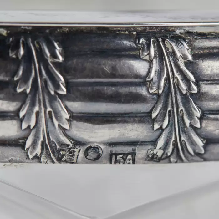 Paire de bonbonnières en cristal argente. 15 Artel Russie 1908-1917 