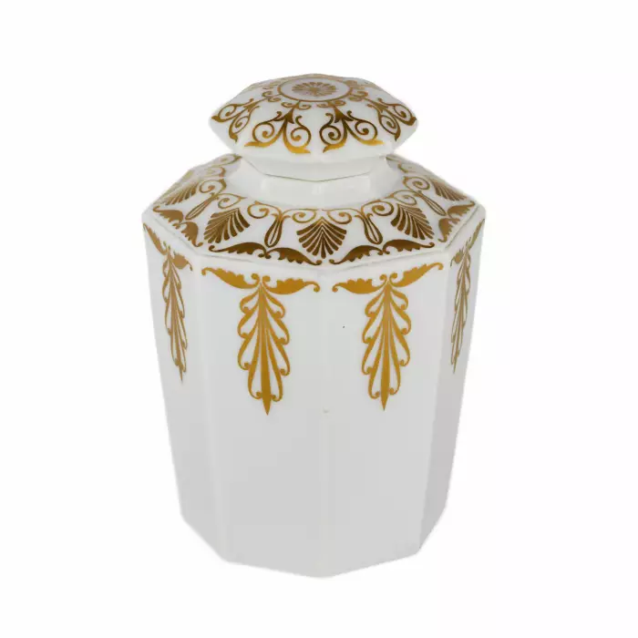 Boîte à the. Manufacture imperiale de porcelaine. Nicolas II, 1913.