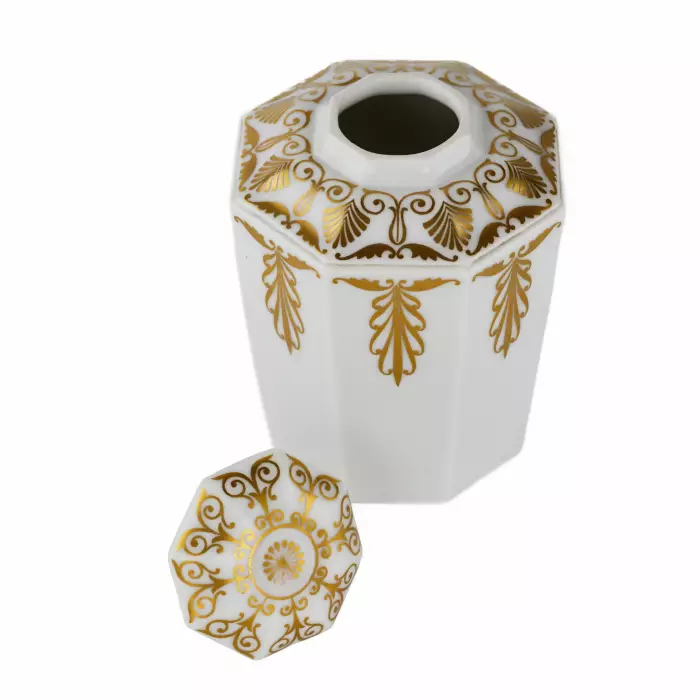 Boîte à the. Manufacture imperiale de porcelaine. Nicolas II, 1913.