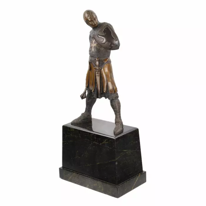 CHEVALIER DE MALTE. SCULPTURE DE CABINET EN BRONZE. EUROPE OCCIDENTALE. TOURNANT DES XIXE ET XXE SIÈCLES