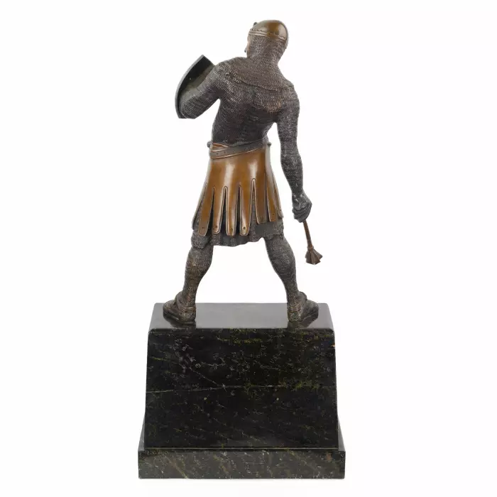 CHEVALIER DE MALTE. SCULPTURE DE CABINET EN BRONZE. EUROPE OCCIDENTALE. TOURNANT DES XIXE ET XXE SIÈCLES