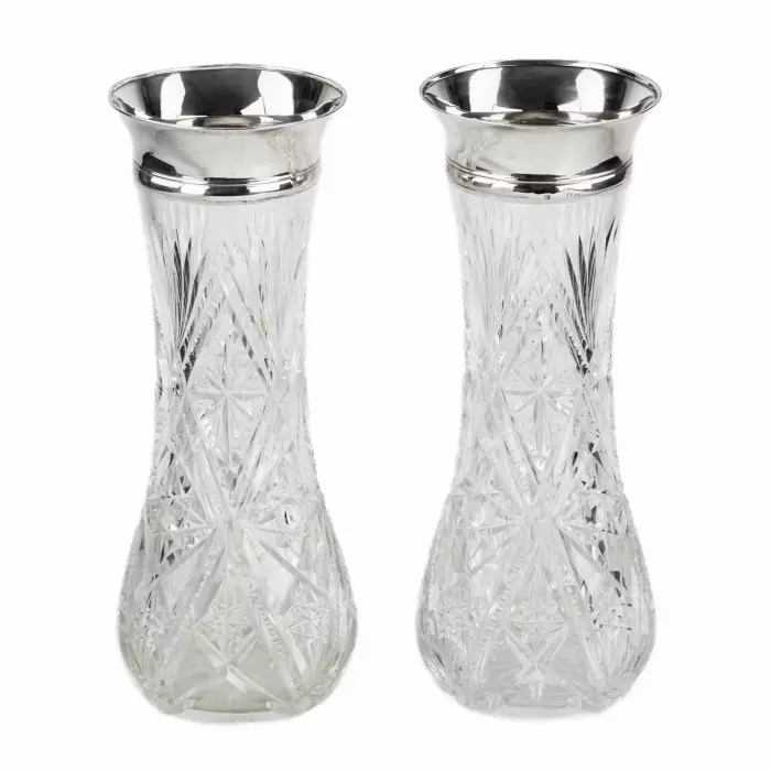 Paire de vases en cristal et garniture argentée. Russie. Riga. 1908 -1920. 