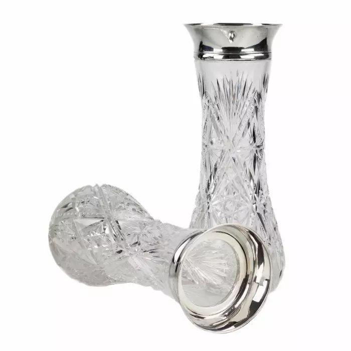 Paire de vases en cristal et garniture argentée. Russie. Riga. 1908 -1920. 