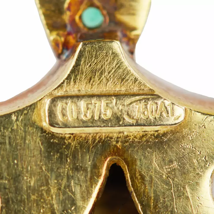 CHAÎNE EN OR AVEC PENDENTIF EN FORME DE PAGODE ABRITANT UN BOUDDHA EN MÉDITATION. SECONDE MOITIÉ DU XXE SIÈCLE