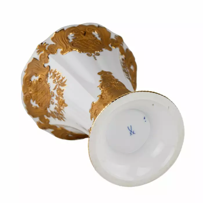 Magnificent vase with golden relief. Meissen. Turn of the 19th and 20th centuries. 
