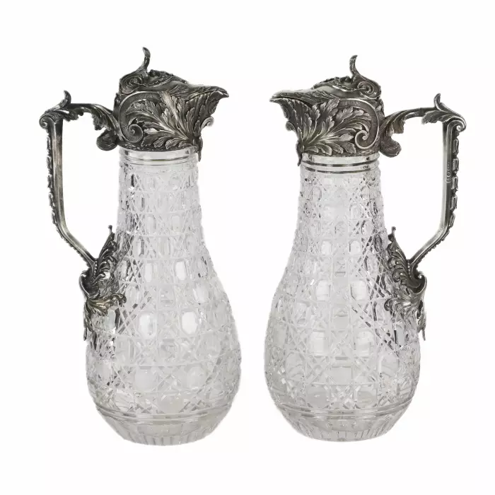 Une magnifique paire de pichets à vin en cristal coule en superbe argent BOLIN. Moscou. Russie 19ème siècle. 