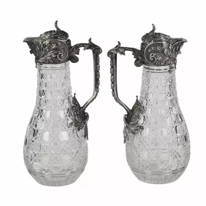 Une magnifique paire de pichets à vin en cristal coule en superbe argent BOLIN. Moscou. Russie 19ème siècle. 