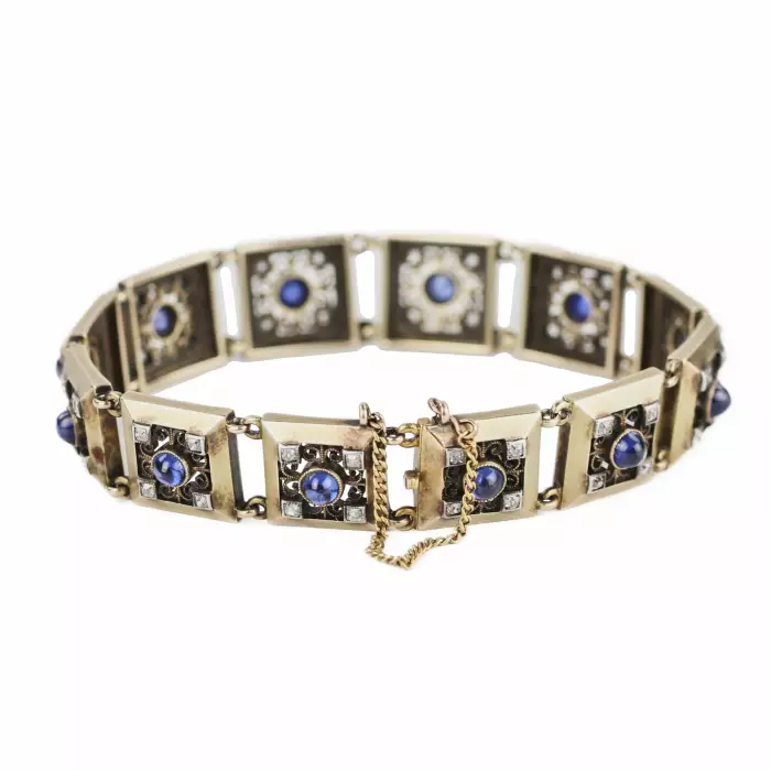 Élegant bracelet en or russe 56 carats avec saphirs et diamants de Carl Faberge. Moscou, Russie 1899-1908.