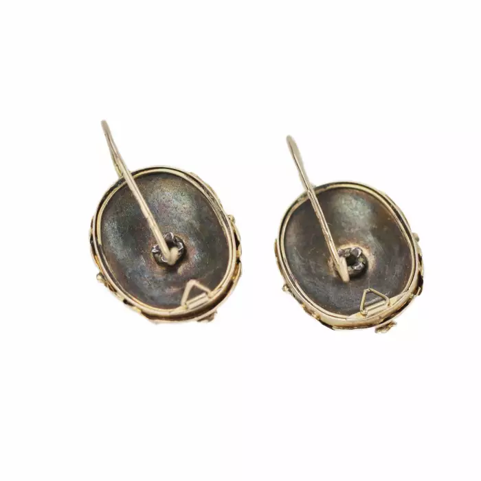 Boucles doreilles en or avec agate et diamant. Lettonie 1920-1930.