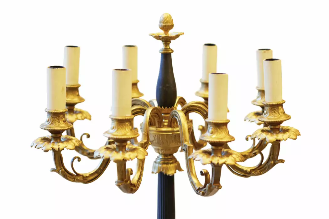 LAMPADAIRE FRANÇAIS EN BRONZE DORÉ ET PATINÉ DE STYLE LOUIS XVI. FRANCE, VERS 1900