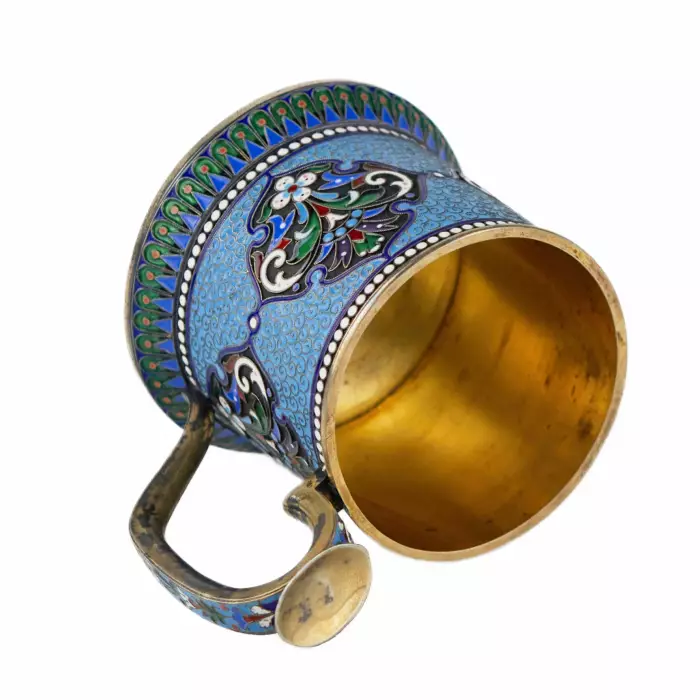 Porte-verre en argent de style néo-russe avec émail cloisonné et dorure. Lyubavin Fin du 19ème siècle. 