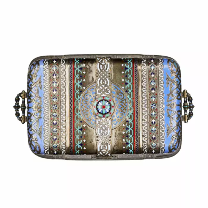 COFFRET RUSSE EN ARGENT AVEC ÉMAIL CHAMPLEVÉ. MAISON PAVEL OVCHINNIKOV. MOSCOU, 1882
