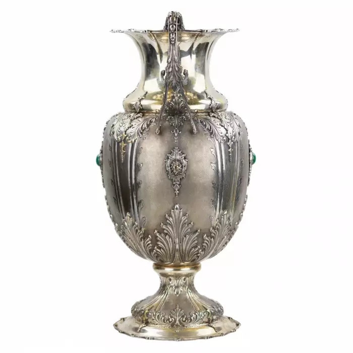 GRAND VASE EN ARGENT DE FORME AMPHORE ITALIE, MILAN, XXᵉ SIÈCLE