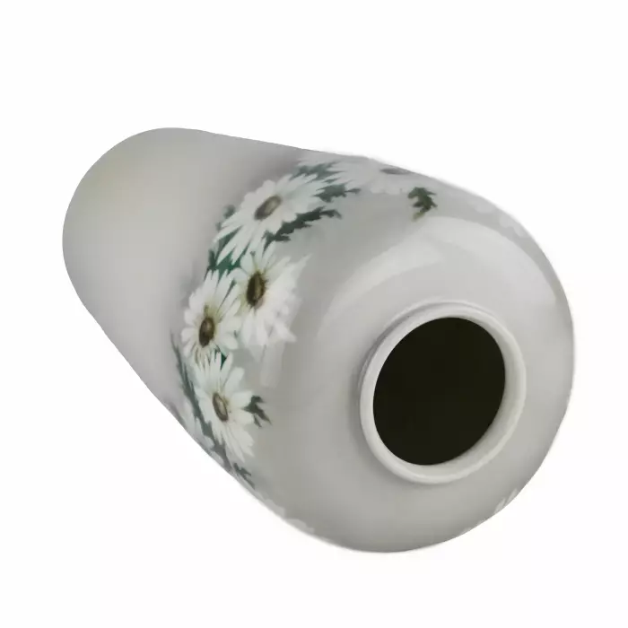 Vase Daisies. Imperial Porcelain Factory, 1915. 