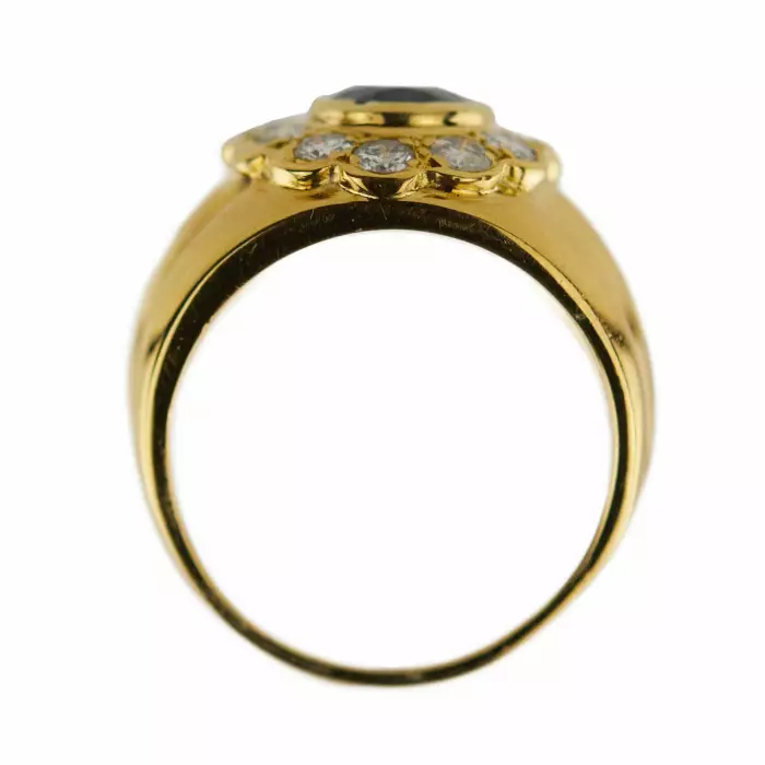 18K Gold Signet Ring with Sapphire and Diamonds. 