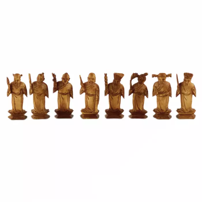 Un bel ensemble de pièces d`échecs chinoises en ivoire. Le tournant des XIXe-XXe siècles. 