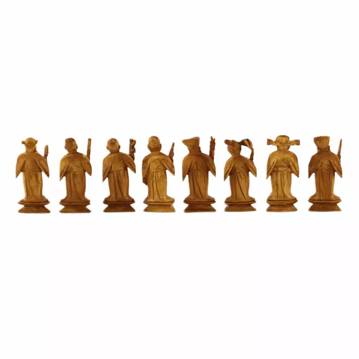 Un bel ensemble de pièces d`échecs chinoises en ivoire. Le tournant des XIXe-XXe siècles. 
