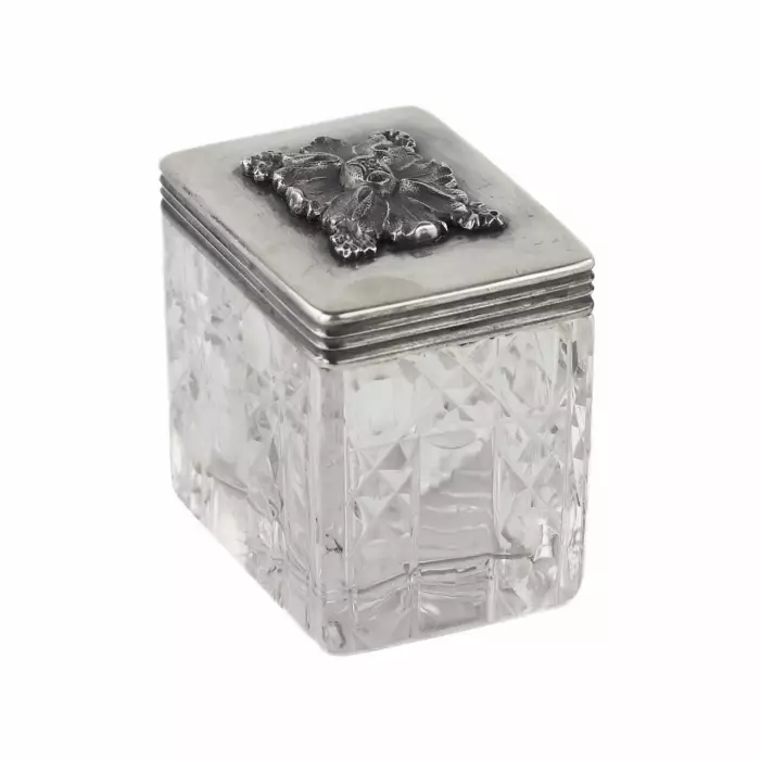 RUSSIAN CUT-CRYSTAL BOX WITH A SILVER LID. ST PETERSBURG, 1837