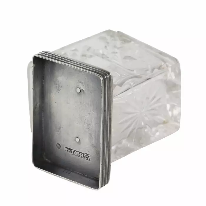 RUSSIAN CUT-CRYSTAL BOX WITH A SILVER LID. ST PETERSBURG, 1837
