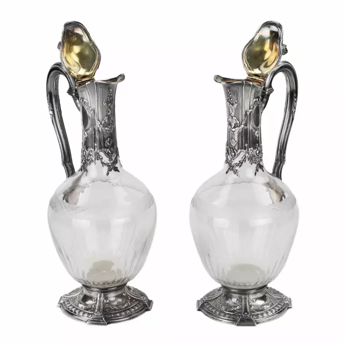 PAIR OF FRENCH SILVER-MOUNTED GLASS WINE EWERS. TÉTARD FRÈRES. PARIS, EARLY 20TH CENTURY