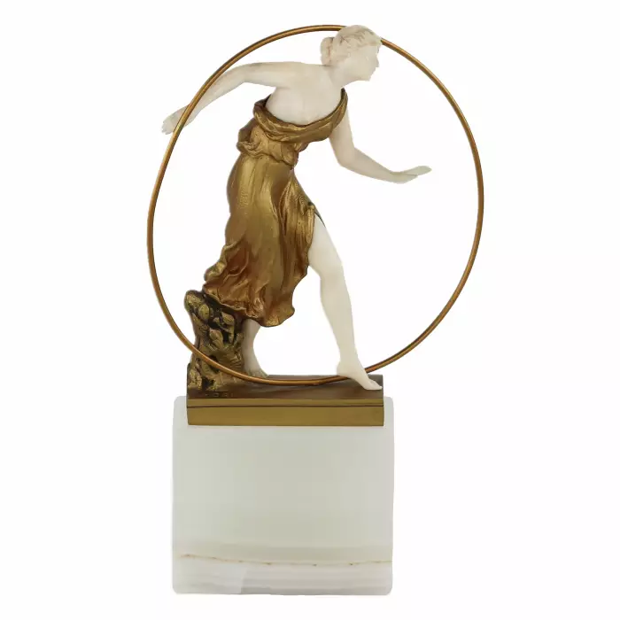 WOMAN WITH A HOOP. CHRYSÉLÉPHANTINE SCULPTURE BY GEORGES MORIN. FRANCE, CIRCA 1920