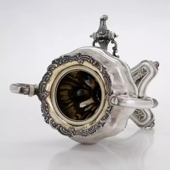 Théière-samovar en argent pour servir des boissons chaudes. Shper Adolf. Saint-Pétersbourg, 1843